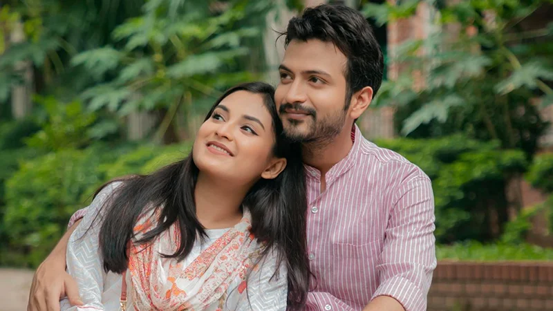 ইয়াশ রোহান ও তানজিম সাইয়ারা তটিনী