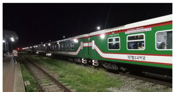 দুই ঘণ্টা পর চট্টগ্রামের সঙ্গে রেল যোগাযোগ স্বাভাবিক