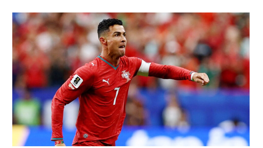 মেসিকে ছাড়িয়ে ইতিহাসে রোনালদো