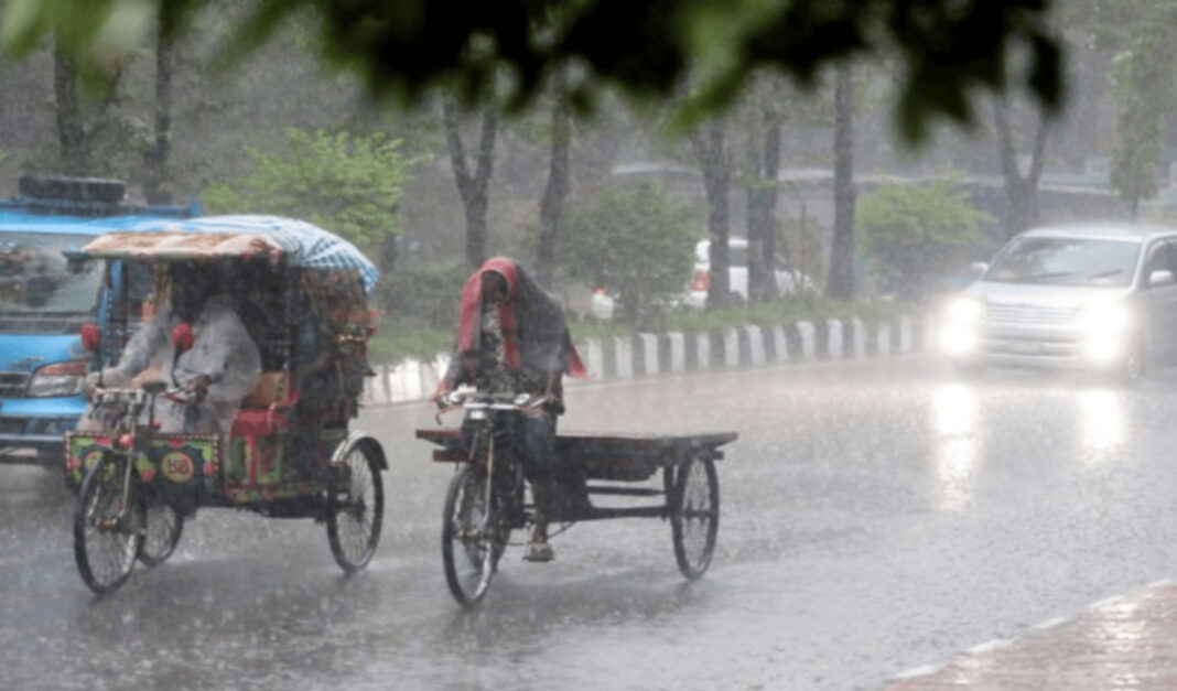 টানা বৃষ্টি আরও দুই দিন, এরপর কমতে পারে: আবহাওয়া অফিস