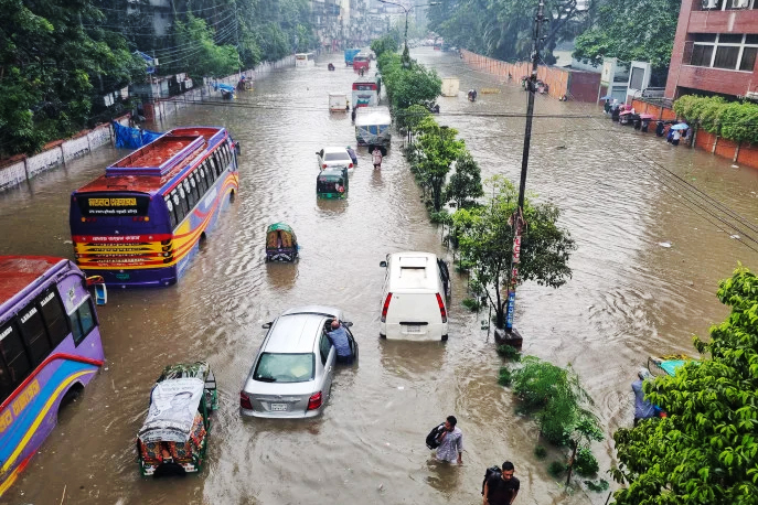 ফের ভারি বর্ষণের আভাস, ২৭ ঘণ্টায় ঢাকায় ১১০ মিলিমিটার বৃষ্টি