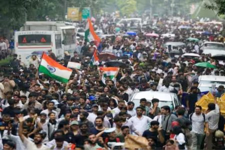 শিক্ষামন্ত্রীর পদত্যাগ ও পরীক্ষা ব্যবস্থার সংস্কার না হওয়া পর্যন্ত আন্দোলন চলবে