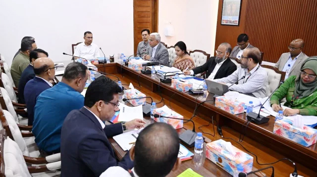 সারাদেশে পর্যায়ক্রমে ‘ফ্যামিলি কার্ড’ সম্প্রসারণের নির্দেশ প্রধানমন্ত্রীর