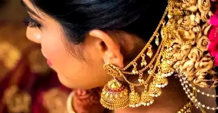 ভরিতে সোনার গহনার দাম বাড়ল ১ হাজার ৬৩৩ টাকা