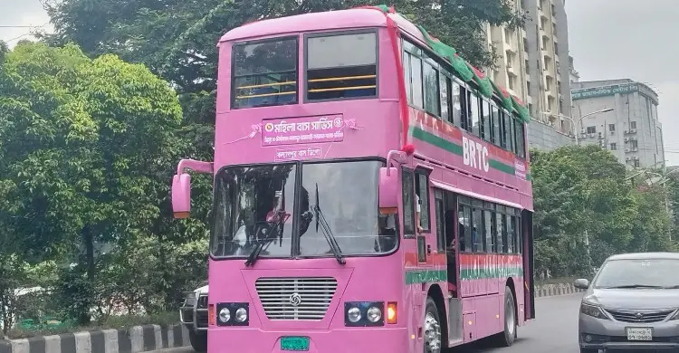 চালুর পরদিনই মহিলা বাসে যাত্রী নেই