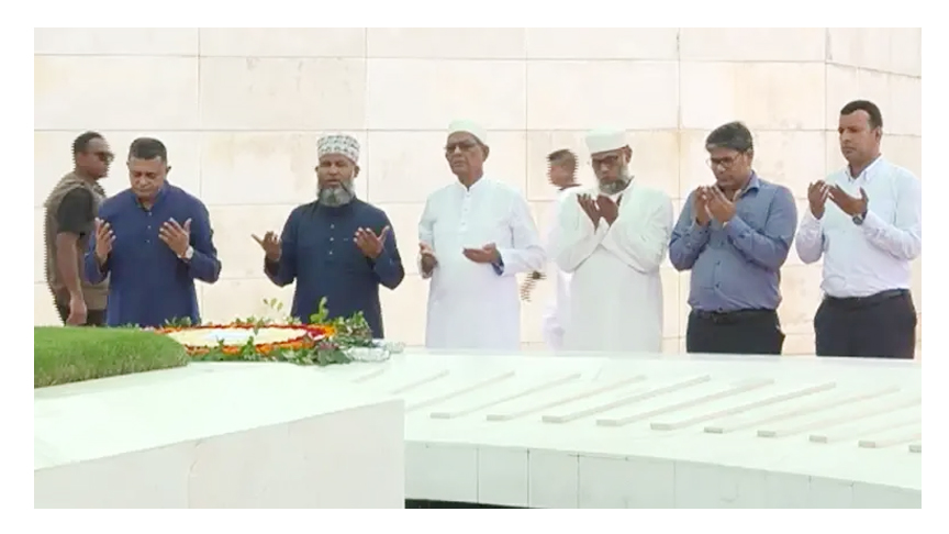 জিয়াউর রহমান ও খালেদা জিয়ার সমাধিতে রাষ্ট্রপতির শ্রদ্ধা