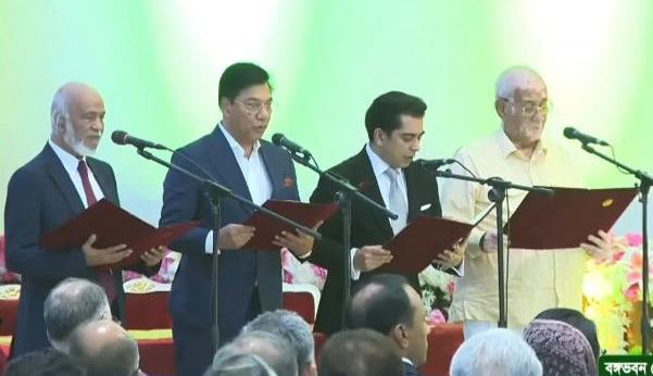 শপথ নিলেন নতুন ৪ মন্ত্রী