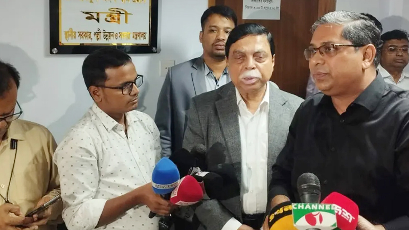 সেপ্টেম্বর থেকে ৬ মাসে ২ লাখ শ্রমিক নেবে মালয়েশিয়া, ১০ হাজার যাবে ‘জিরো কস্টে’