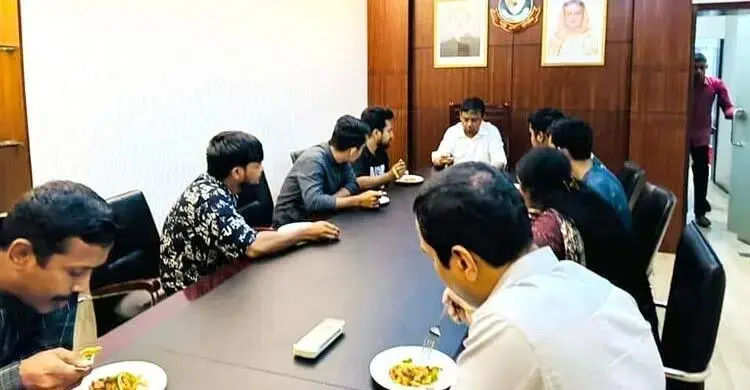 কাদের-হারুনের ফোনালাপ ৬ জনের খাওয়ার ওই ছবি কেন, নেত্রীও তো বিরক্ত