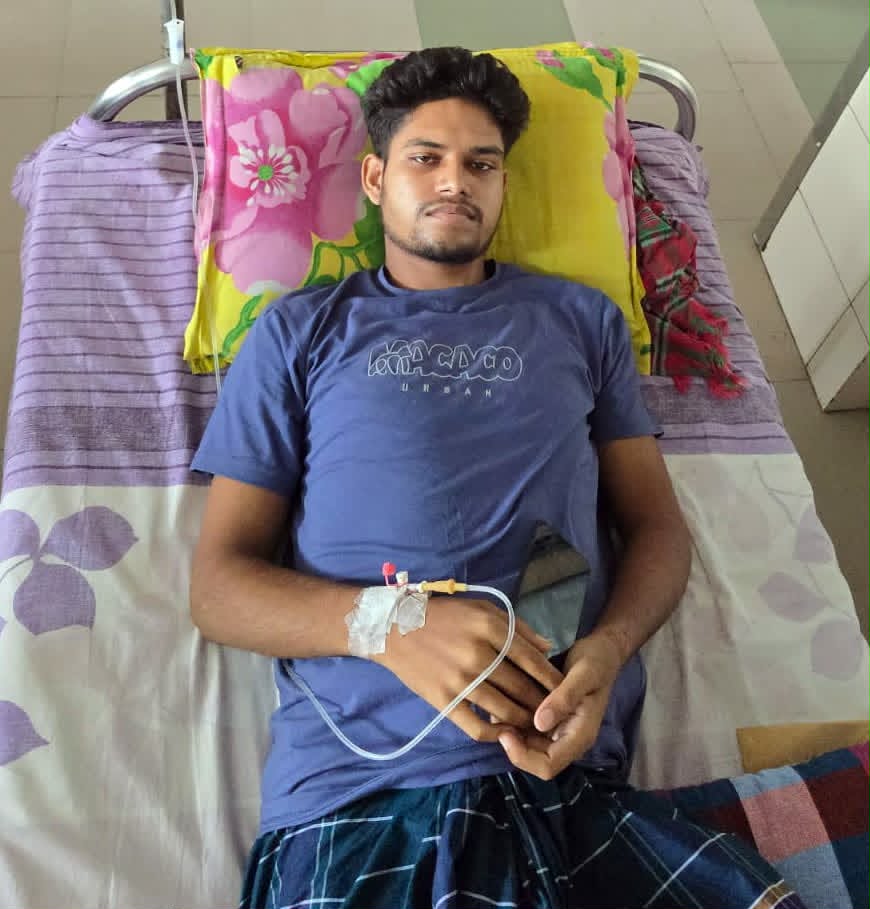 তিলে তিলে নিভছে ১৬ বছরের সাব্বিরের জীবন ছেলেকে বাঁচাতে দুয়ারে দুয়ারে কাঁদছেন মা