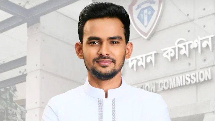 অনিয়ম-দুর্নীতির অভিযোগ: আসিফ সহ চারজনের নথি চেয়েছে দুদক