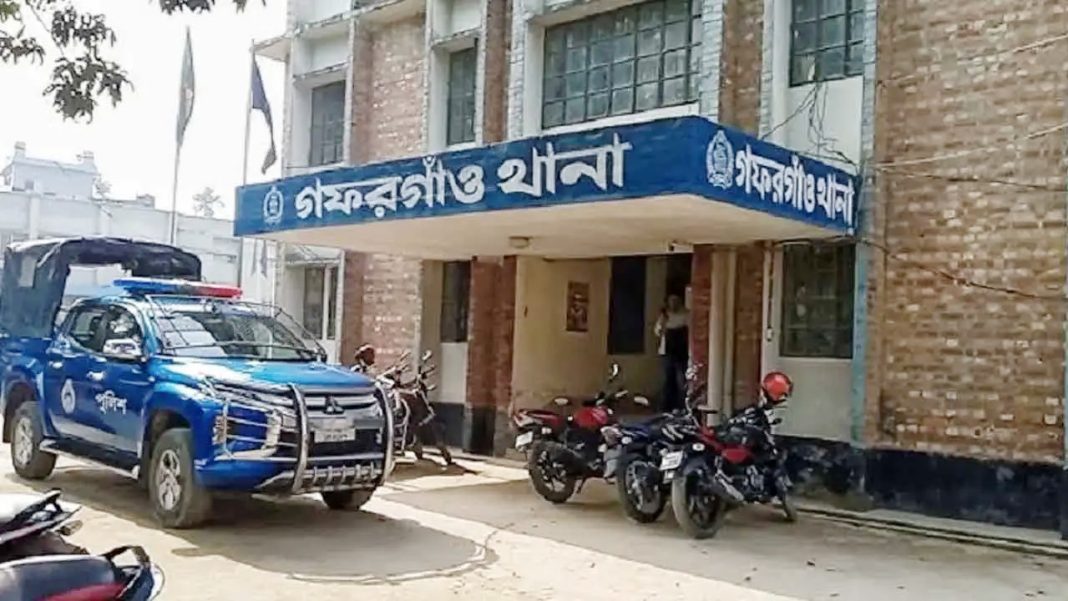 প্রবাসীর বাড়িতে ডাকাতি, ছেলের সামনে মাকে ধর্ষণের অভিযোগ