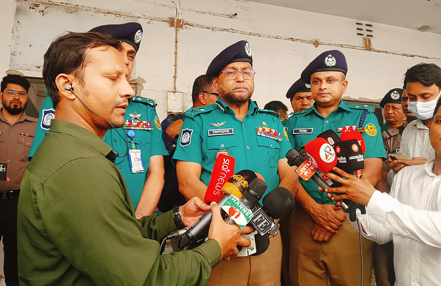 রাড্ডার ঘটনায় পুলিশের গাফিলতি প্রমাণ হলে কঠোর ব্যবস্থা: ডিএমপি কমিশনার