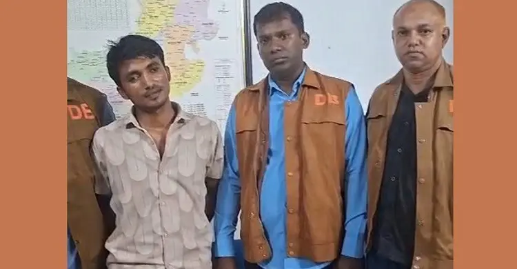 অবশেষে হ্যান্ডকাফসহ পালানো সেই আসামিকে গ্রেফতার করল ডিবি