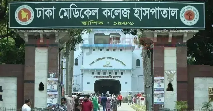 বহুতল ভবনের বেলকনি থেকে নিচে পড়ে বৃদ্ধার মৃত্যু