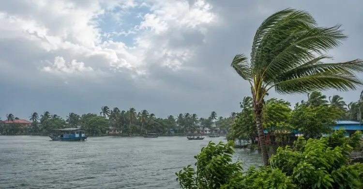 দুপুরের মধ্যে ১২ অঞ্চলে বজ্রসহ বৃষ্টির আভাস