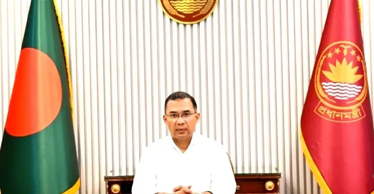 শ্রীকৃষ্ণের মহতী দর্শনের কথা উল্লেখ করে তিনি বলেন, শ্রী কৃষ্ণ তার জীবন ও কাজের মাধ্যমে সমাজে ন্যায়, সাম্য ও শান্তি প্রতিষ্ঠায় মানবপ্রেমের অনন্য আদর্শ তুলে ধরেছেন। সৃষ্টিকর্তার প্রতি ভক্তি, মানবকল্যাণ ও শান্তির যে দর্শন তিনি প্রচার করেছেন, তা সনাতন ধর্মাবলম্বীসহ সব মানুষের জন্যই গভীর প্রেরণাদায়ক। তারেক রহমান আরও বলেন, একটি সুশীল রাষ্ট্র ও সমাজে ভিন্ন ভিন্ন ধর্ম ও মতের মানুষের মেলবন্ধন থাকে। বাংলাদেশেও যুগ যুগ ধরে সর্বস্তরের মানুষ পারস্পরিক শ্রদ্ধা ও সৌহার্দ্য বজায় রেখে নিজ নিজ ধর্ম পালন করে আসছেন। এই আবহমান সম্প্রীতির বন্ধন অটুট রাখা নাগরিক হিসেবে আমাদের সবার পবিত্র দায়িত্ব। সনাতন ধর্মীয় শাস্ত্রানুসারে ভাদ্র মাসের কৃষ্ণপক্ষের অষ্টমী তিথিতে ধরাধামে আগমন ঘটে অবতার শ্রী কৃষ্ণের। হিন্দু পৌরাণিক বিশ্বাস অনুযায়ী, মথুরার অত্যাচারী রাজা কংসের পাপাচার যখন চরমে পৌঁছায়, ঠিক সেই সময় তিনি জন্মগ্রহণ করেন এবং পরবর্তীতে অত্যাচারী কংসকে নিধন করে শান্তি প্রতিষ্ঠা করেন। ‘দুষ্টের দমন ও শিষ্টের পালন’ই ছিল শ্রী কৃষ্ণের মূল ব্রত।