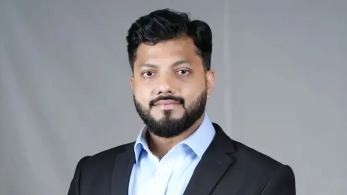 অস্ত্র হাতে মাদকবিরোধী অভিযান, প্রতিমন্ত্রী ইশরাককে পদত্যাগের নির্দেশ