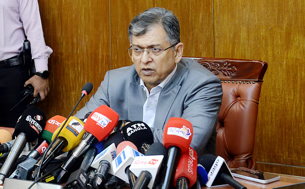 আইজিপি সহজ-সরল মানুষ, ক্রসফায়ার নিয়ে বক্তব্য ঠিক হয়নি: স্বরাষ্ট্রমন্ত্রী