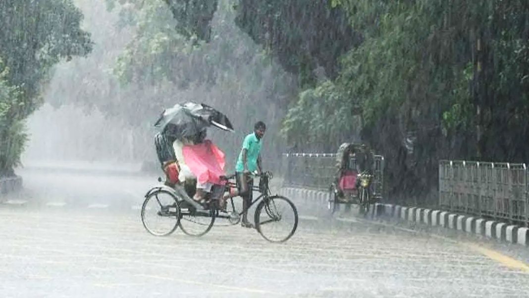 আট বিভাগেই বৃষ্টির পূর্বাভাস, কোথাও হতে পারে ভারি বর্ষণ