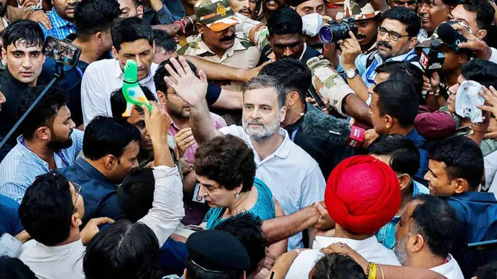 উত্তাল দিল্লি রাহুলসহ বিরোধী এমপিরা আটক