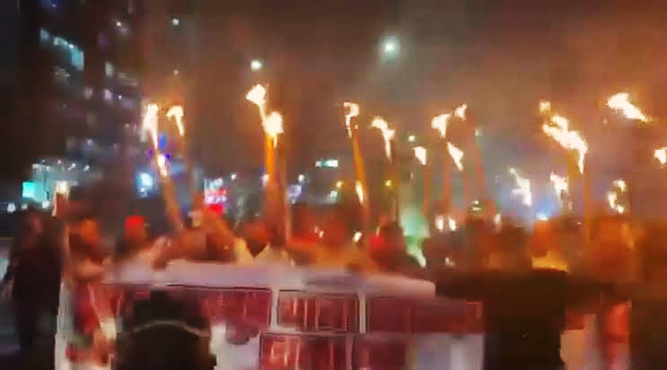 কল্যাণপুরে নিষিদ্ধ আওয়ামী লীগের অর্ধশত নেতাকর্মীর মশাল মিছিল