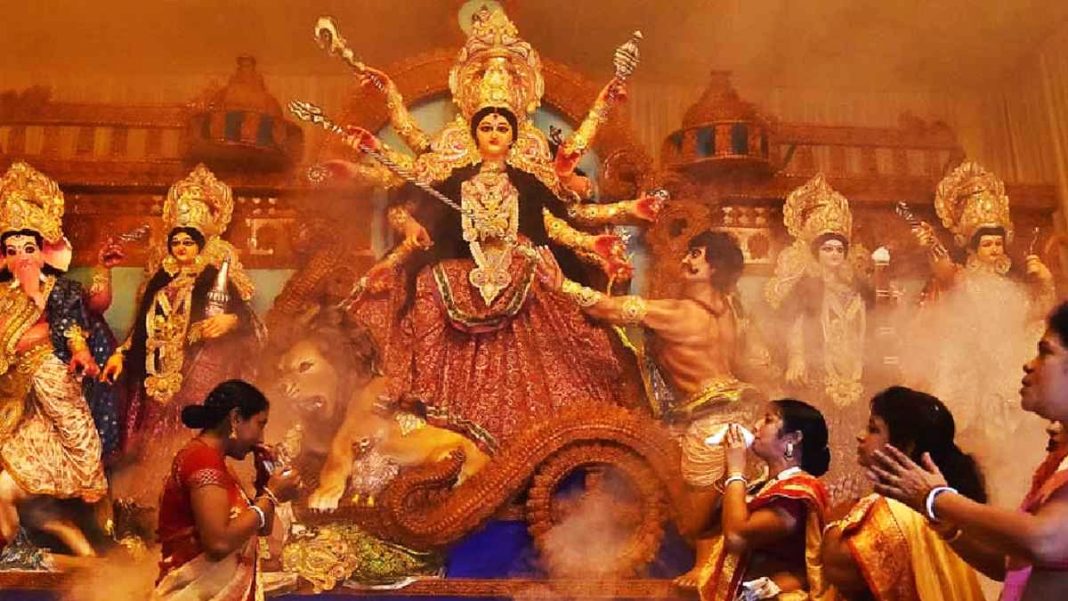 ঢাকঢোল আর আলোকসজ্জায় বর্ণিল দুর্গোৎসব আজ শুরু