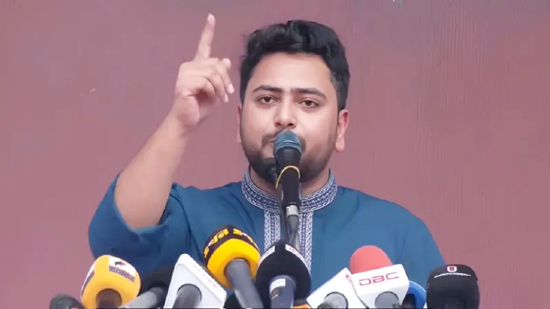 পতিত ও নব্য স্বৈরাচার—দুই শক্তিকেই পরাজিত করা হবে: নাহিদ ইসলাম