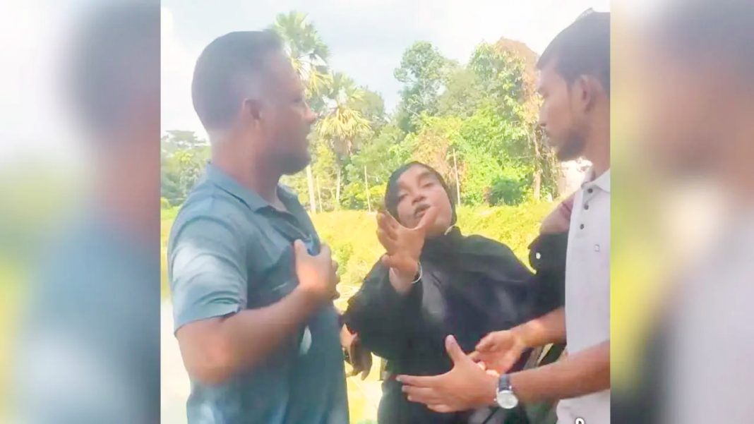 রাউজানে অস্ত্রের মুখে নারীকে জিম্মি করে ২৫ লাখ টাকা ছিনতাই