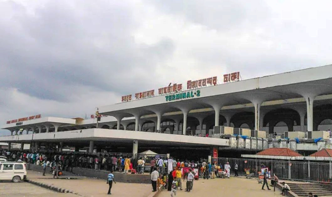 শাহজালালে ৪ সাংসদকে হয়রানির অভিযোগ, বিমানের দুই কর্মকর্তা বরখাস্ত