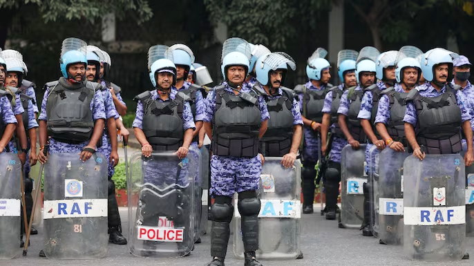 ২৫ হাজার নিরাপত্তাকর্মী মোতায়েন, বন্ধ ইন্টারনেট ও রেলসেবা- দিল্লিতে কী হতে যাচ্ছে আজ?