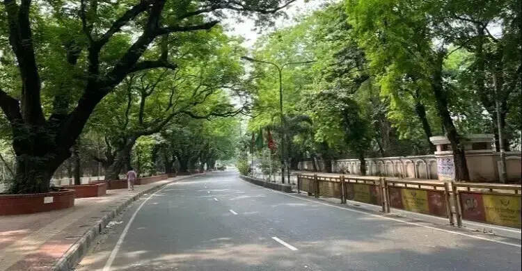 ছুটির দিনে ঢাকার বায়ু অস্বাস্থ্যকর