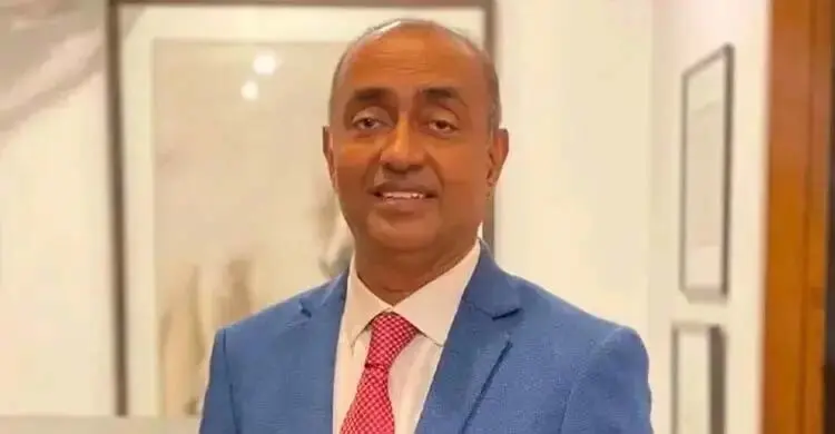 আইনমন্ত্রী আরও জানান, ঢাকার সাব-রেজিস্ট্রারদের দীর্ঘদিনের প্রভাব ভাঙার পাশাপাশি পর্যায়ক্রমে সারাদেশেও লটারির মাধ্যমে পদায়নের ব্যবস্থা চালুর উদ্যোগ নেওয়া হচ্ছে। তিনি বলেন, সরকারি সেবার সঙ্গে সরাসরি সম্পৃক্ত গুরুত্বপূর্ণ এসব পদে দীর্ঘদিন একই জায়গায় থাকার প্রবণতা কমিয়ে একটি স্বচ্ছ ও নিয়মতান্ত্রিক পদায়ন ব্যবস্থা গড়ে তোলাই এ উদ্যোগের লক্ষ্য।